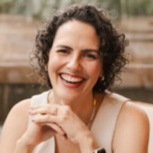 Profile photo of Andréa Leal